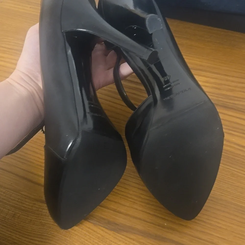 Dolce & Gabbana Heels - Picture 6 of 7